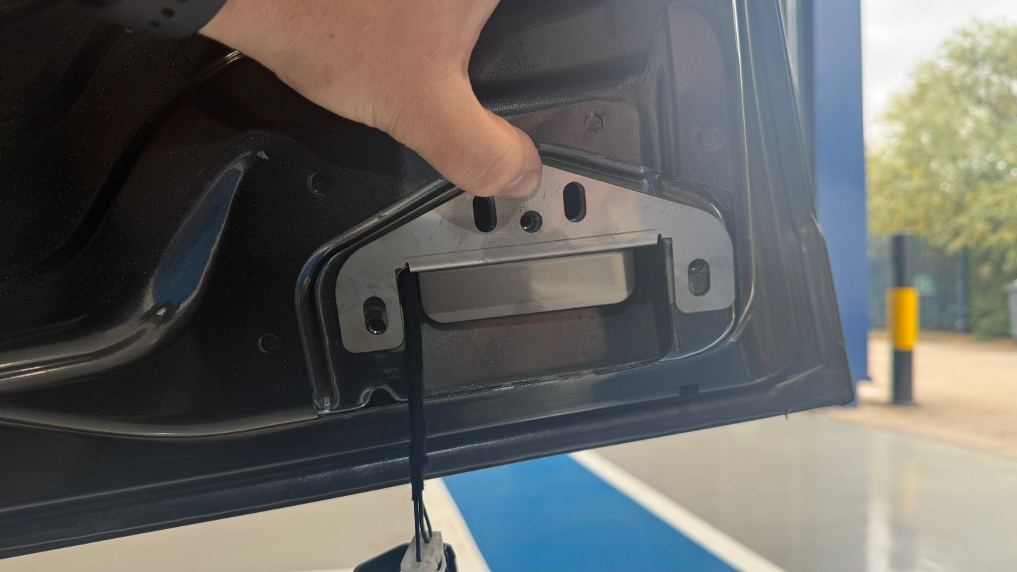 Ford Transit Custom 2023> – Internal Latch Shield – Rear Barn Door